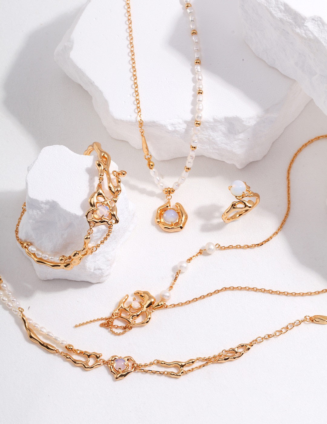 Moonlight Lakeside S925 Silver Opal Pearl Necklace | Natural Opal Irregular Fluid Pendant (Silver/Vintage Gold)