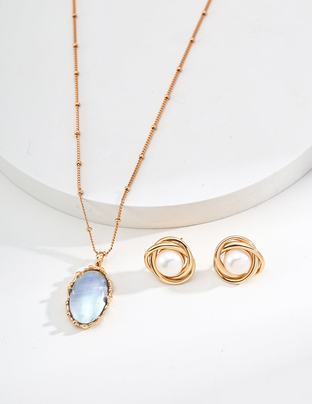 Ocean's Gentle Glow: S925 Silver Mabe Pearl Necklace | Vintage Gold Organic Bezel, Sophisticated Style