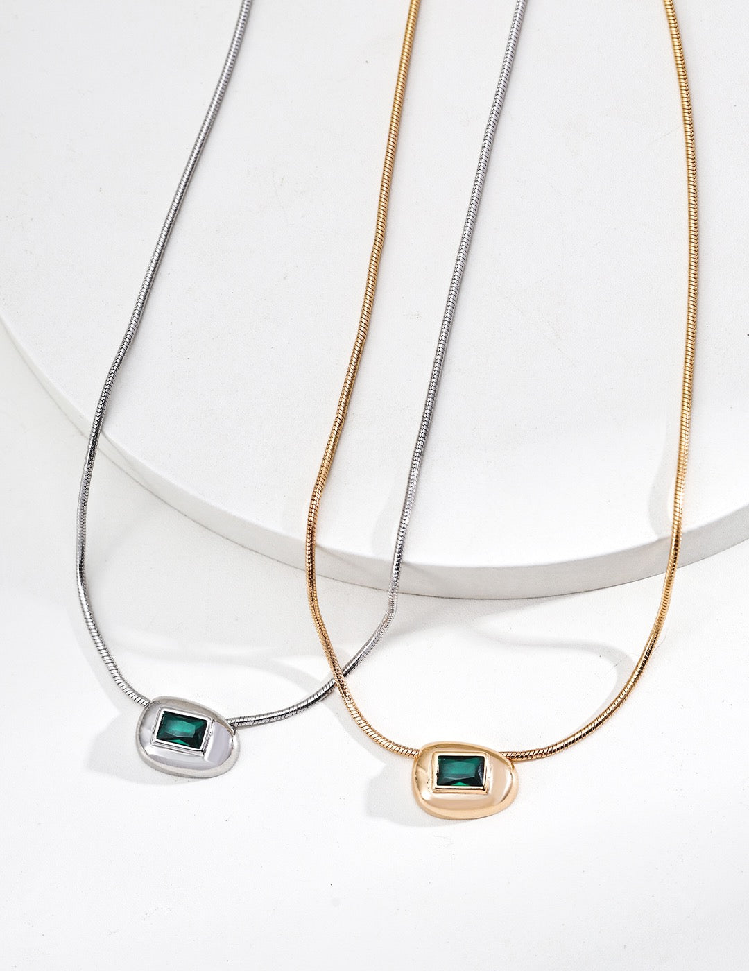 Emerald-Inspired Teardrop Pendant Necklace - Adjustable S925 Silver Chain