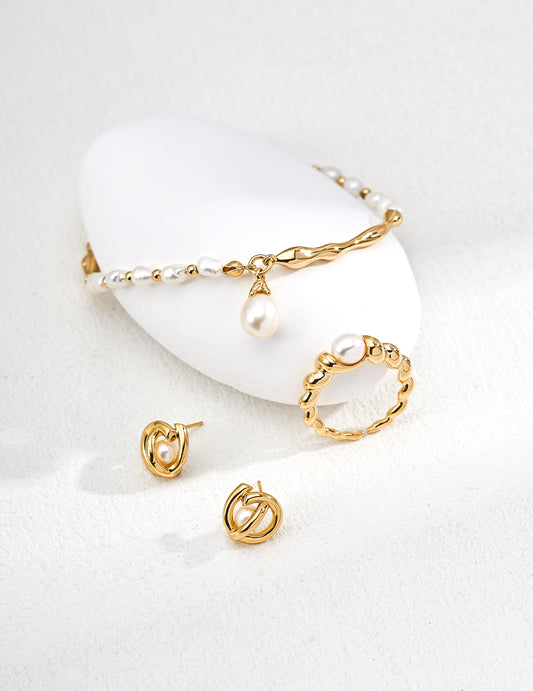 Interlocking Circle Pearl Stud Earrings (Vintage Gold-Tone & Platinum-Tone)