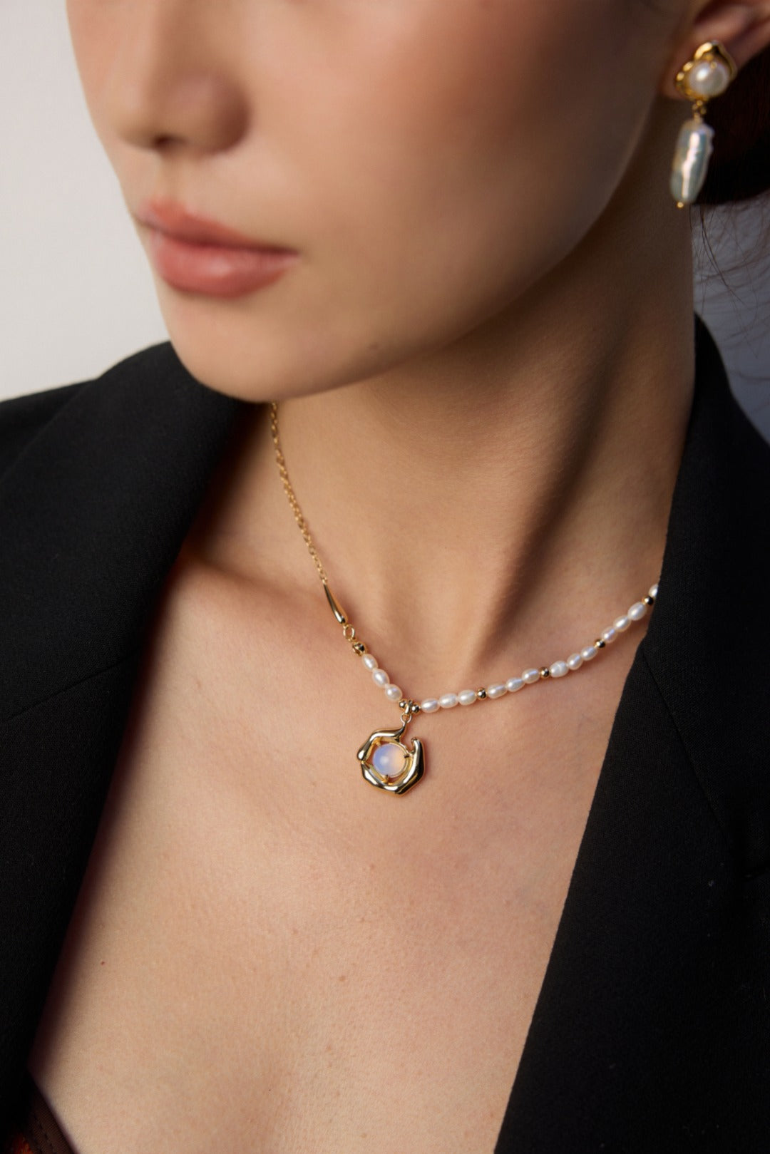 Moonlight Lakeside S925 Silver Opal Pearl Necklace | Natural Opal Irregular Fluid Pendant (Silver/Vintage Gold)