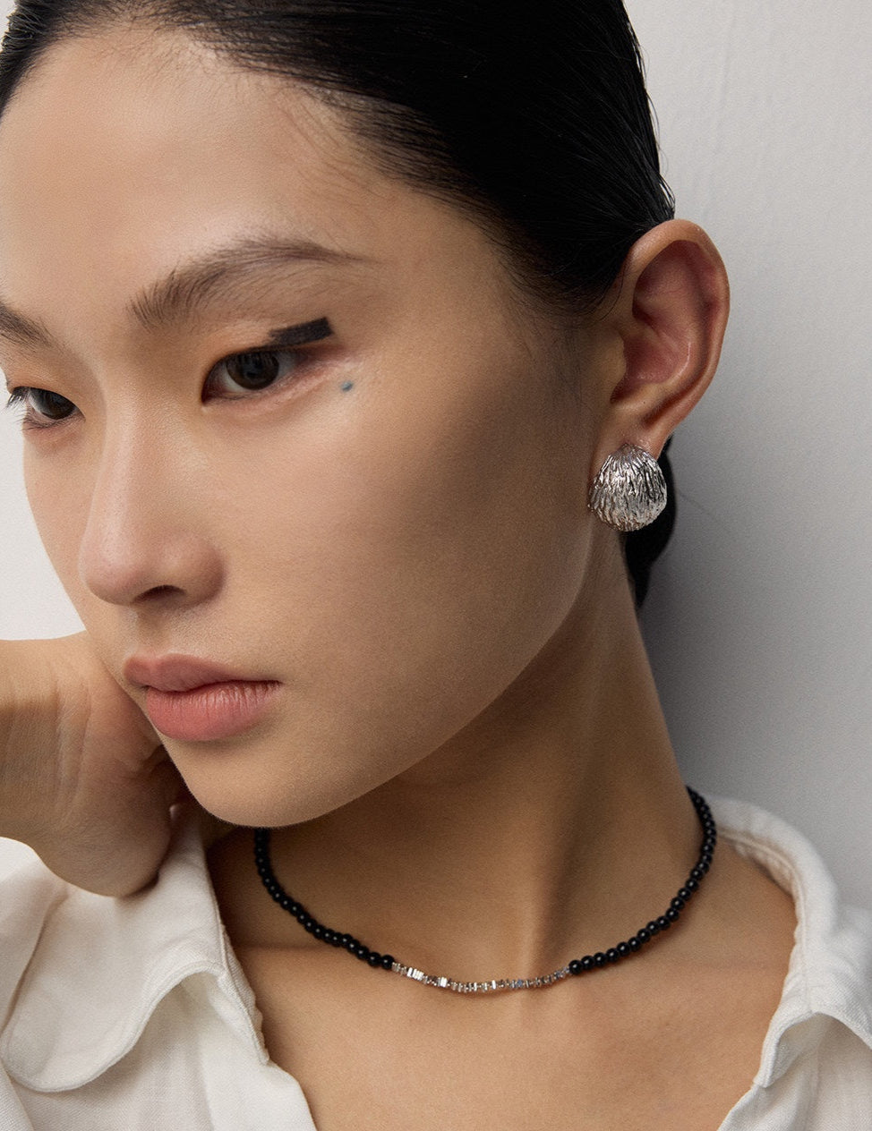S925 Silver Hand-Carved Textured Hoop Earrings | Natural Grain C-Shape Studs (Vintage Gold/White Gold)